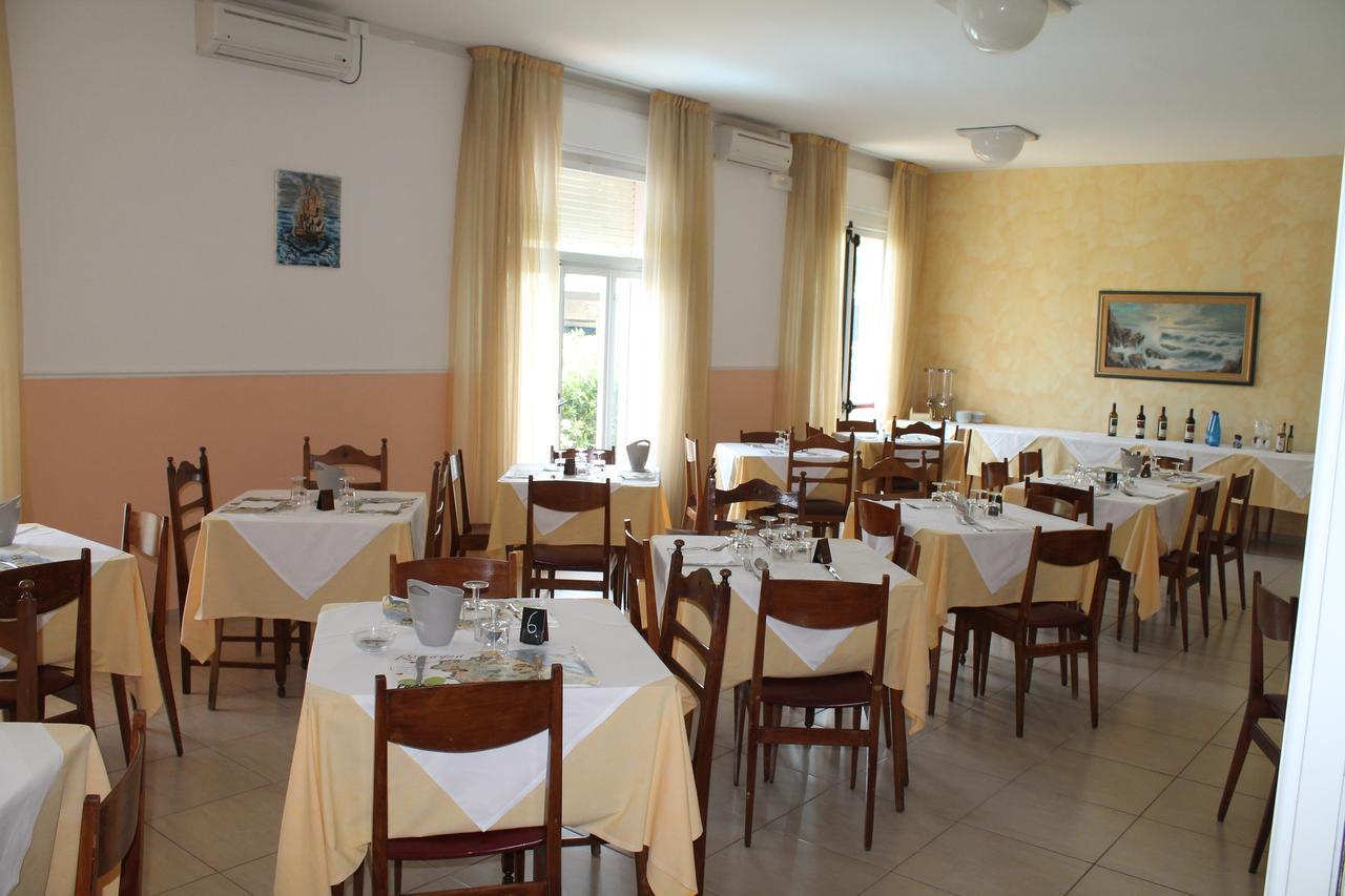 Hotel Ninfea Cervia Exterior foto